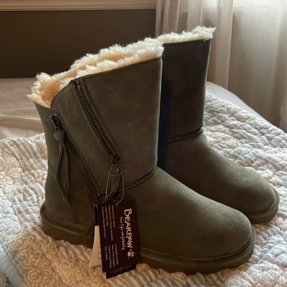 Bear paw brand new still with tag size 9 boots, sheep fur - Picture 5 of 6